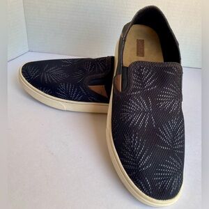 OLUKAI Pehuea Black Palm Leaves Slip On Sneakers Ladies Size 11